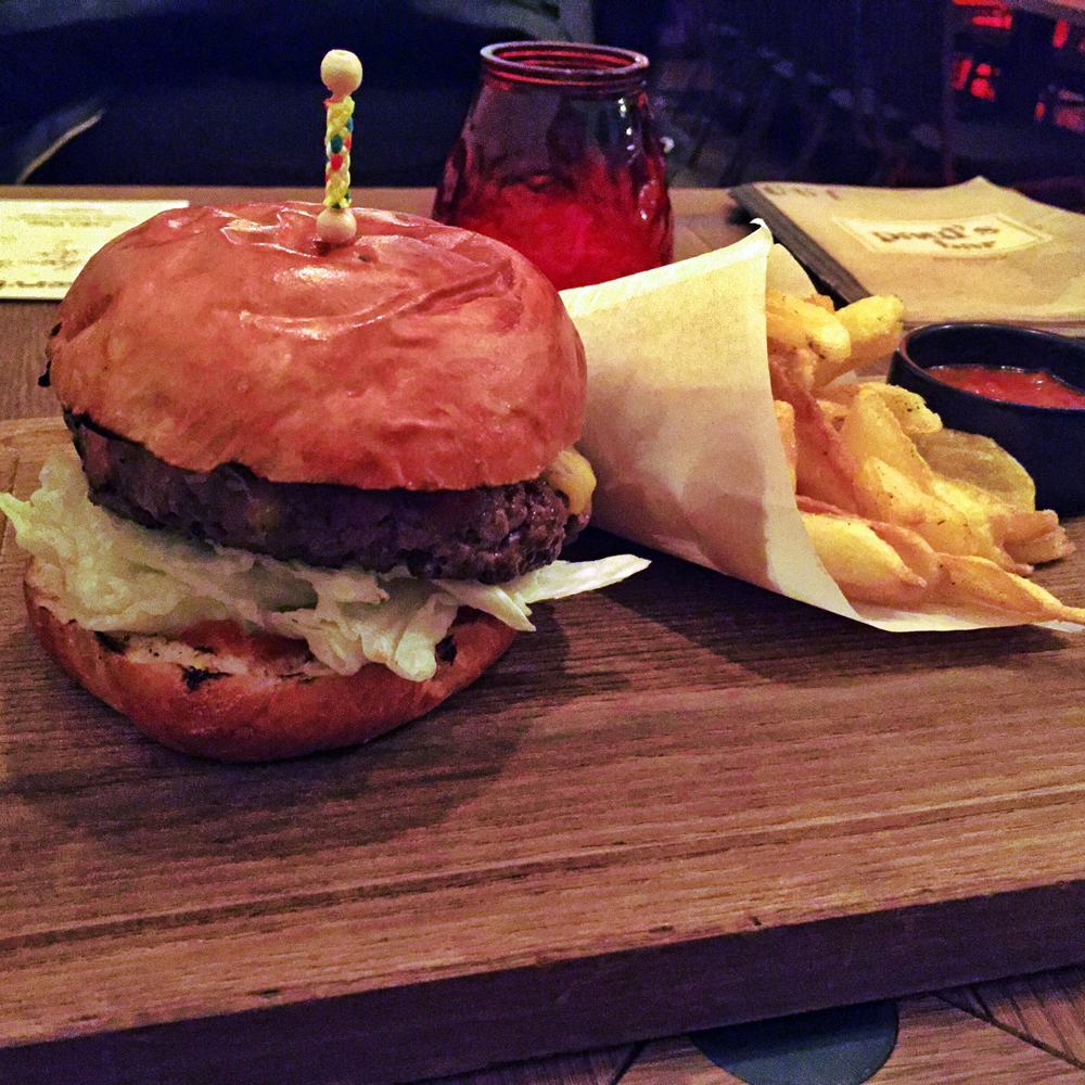 Linz (Österreich) // Paul's Das Burgermädchen